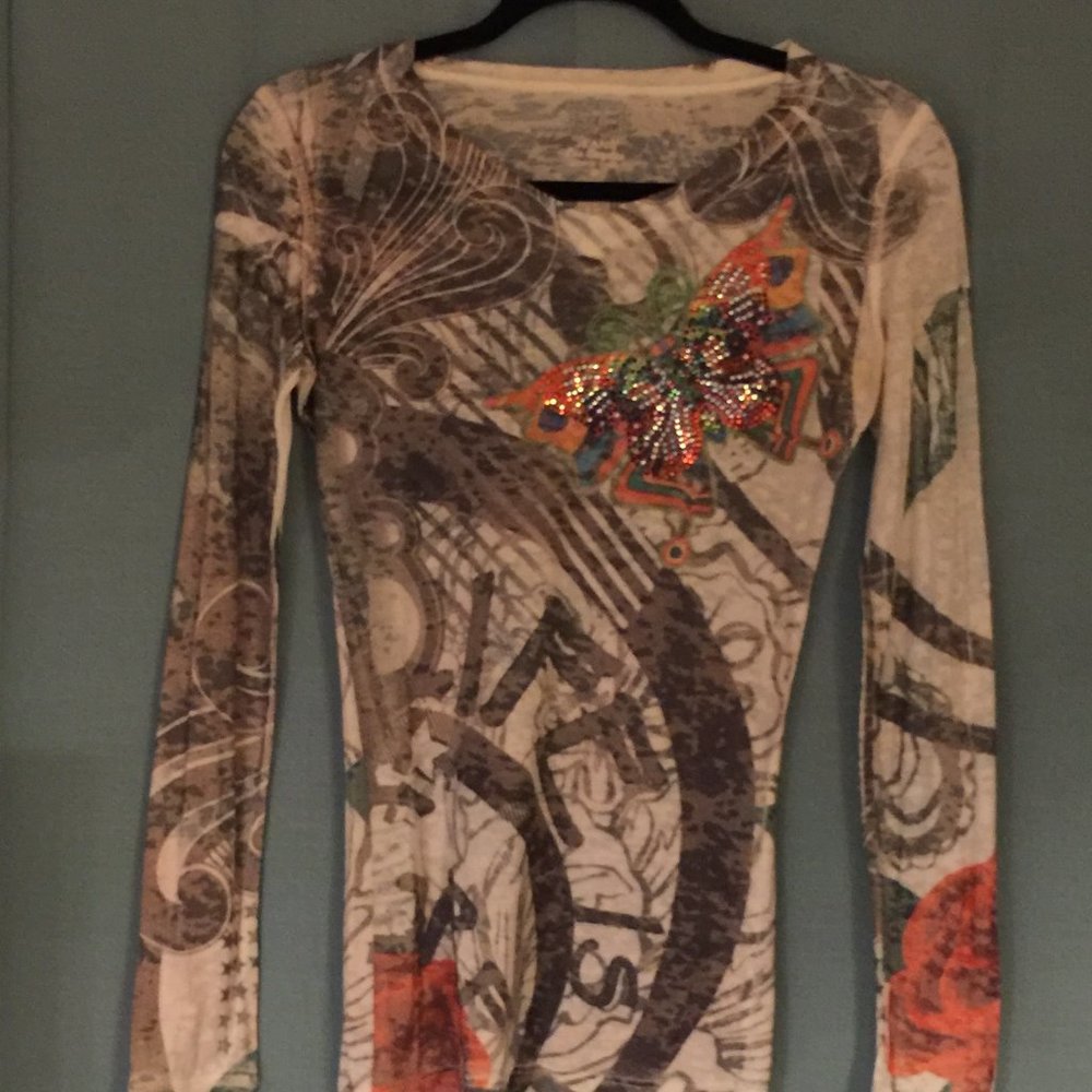 "GO" Long Sleeved T-top ON SALE